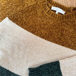 Designers Society Crewneck Colorblock Sweater Size M